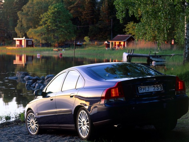 Volvo S60 photo 23
