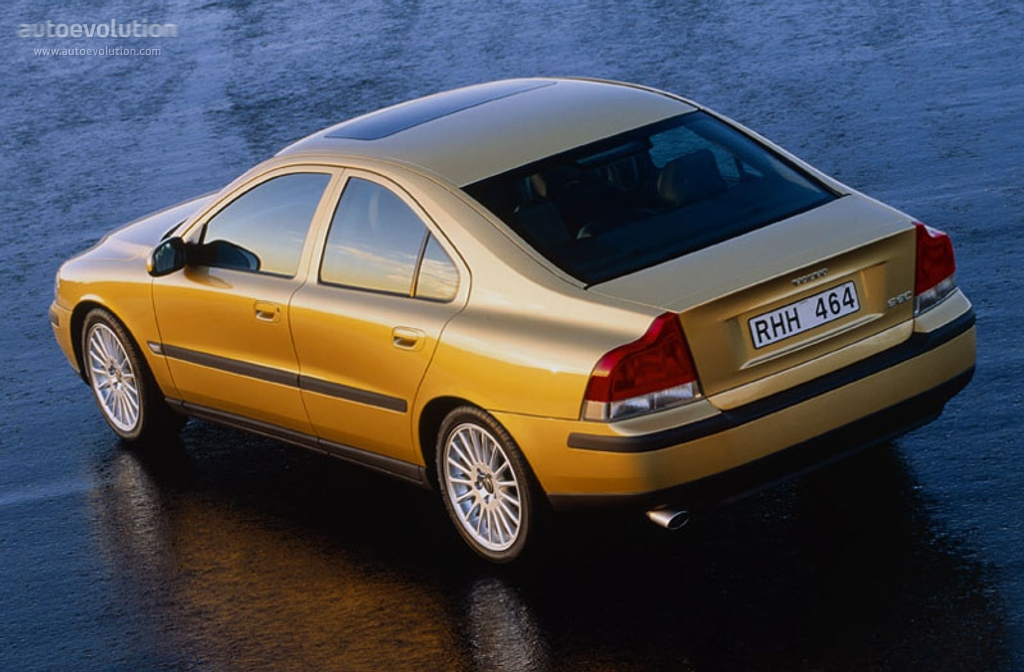 Volvo S60 photo 4