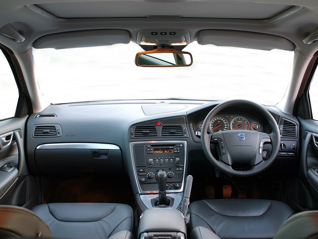 Volvo S60 photo 23