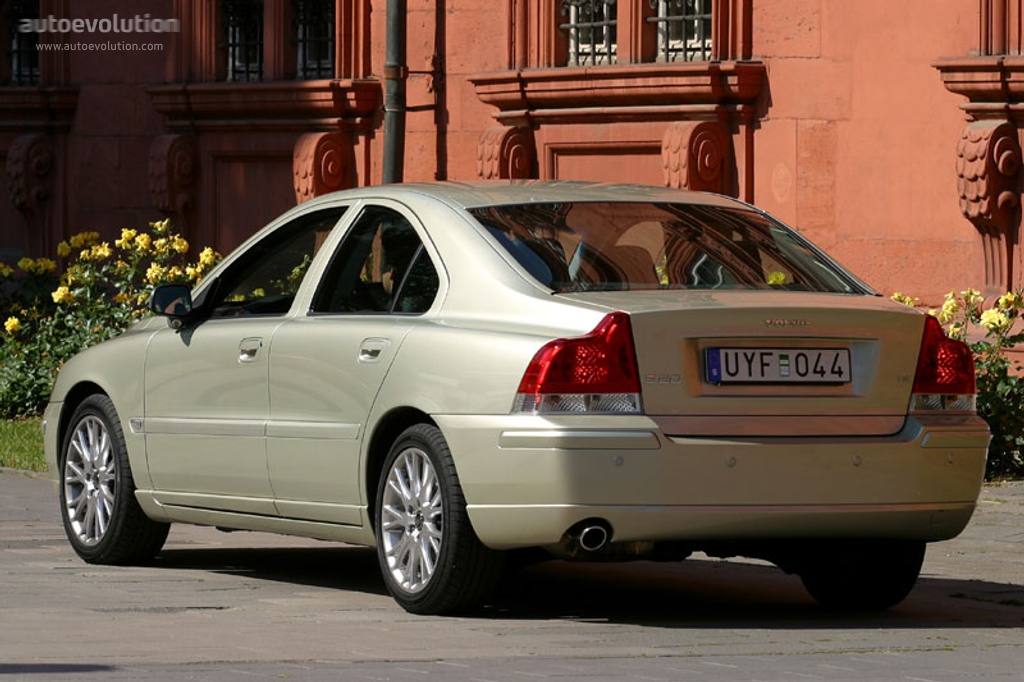 Volvo S60 photo 5