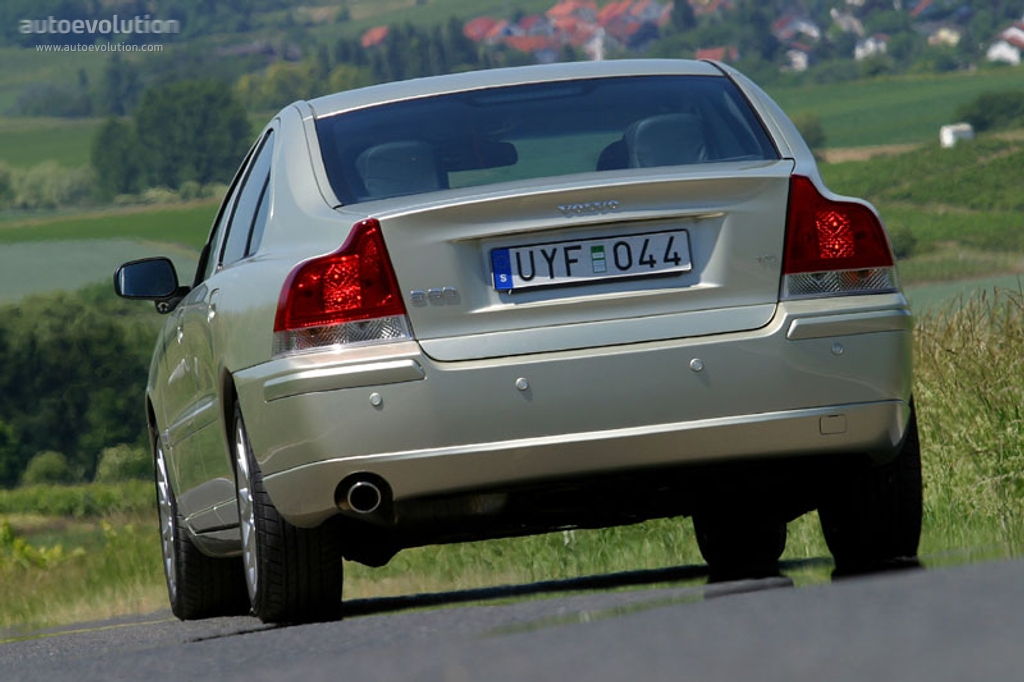Volvo S60 photo 6
