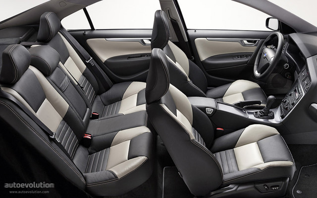 Volvo S60 photo 21