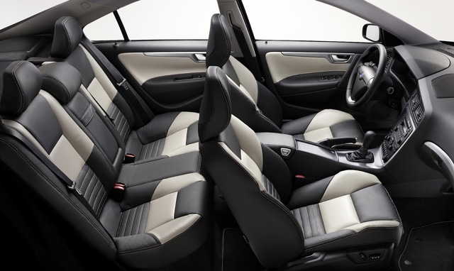 Volvo S60 photo 36