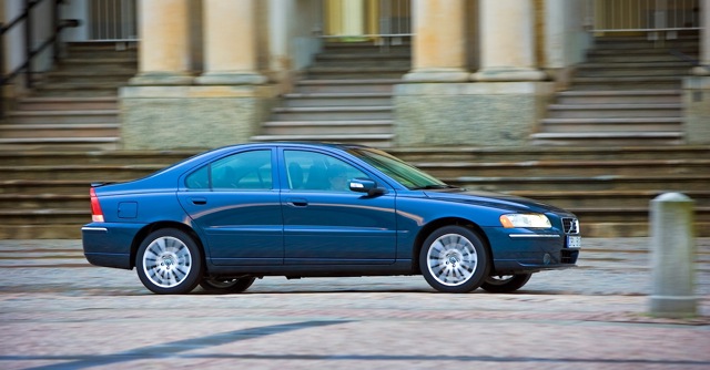 Volvo S60 photo 8