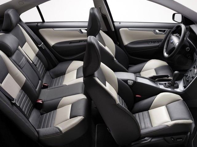 Volvo S60 photo 38
