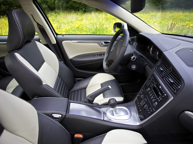 Volvo S60 photo 39