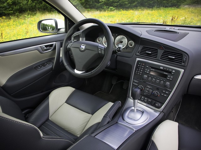 Volvo S60 photo 41