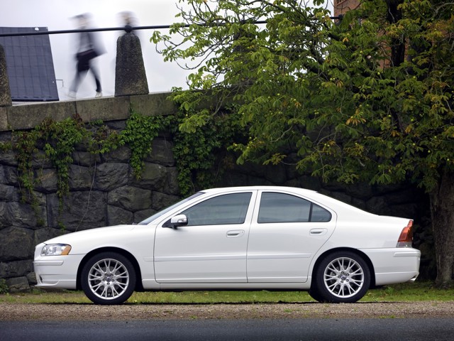 Volvo S60 photo 17