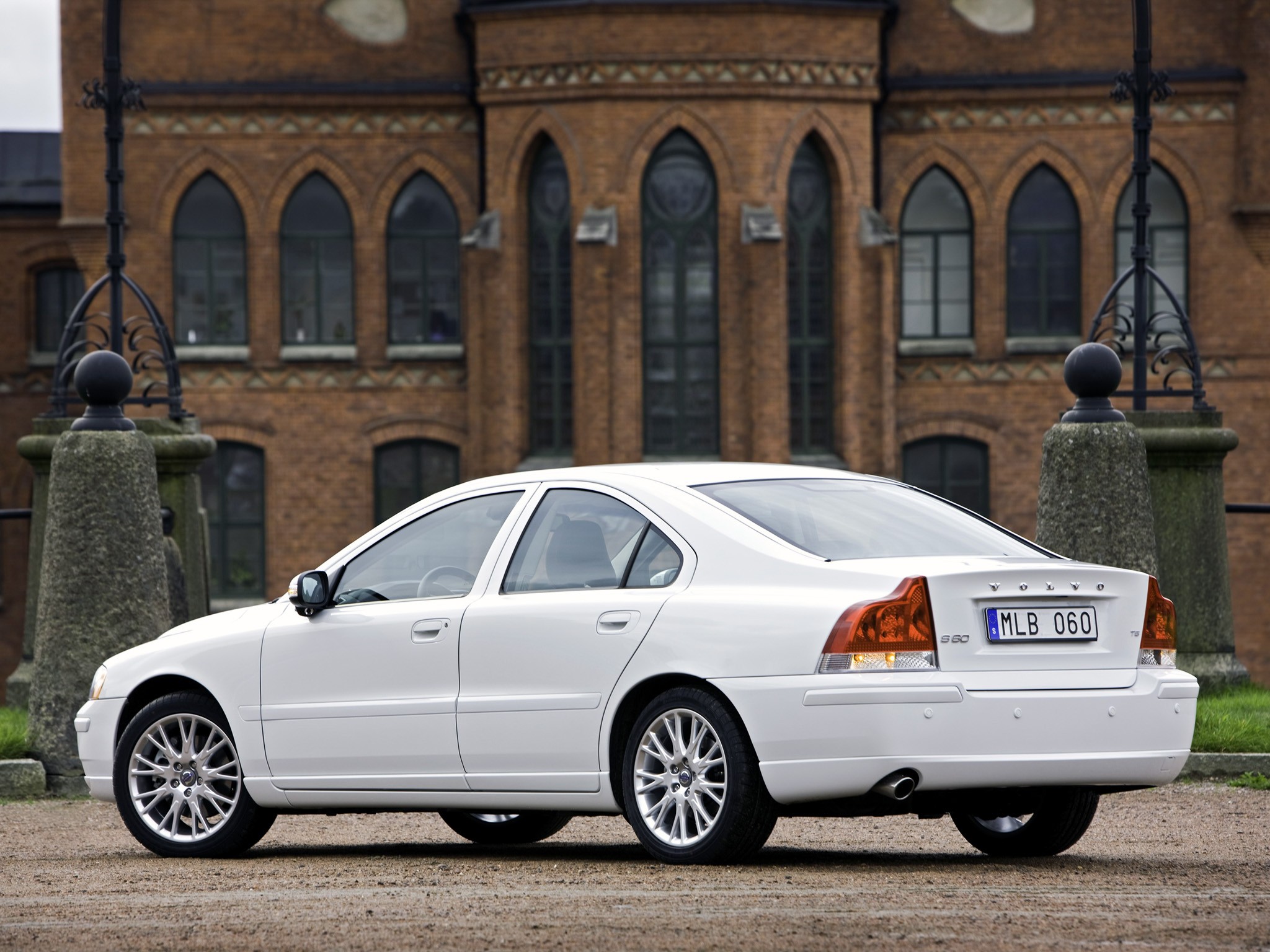 Volvo S60 photo 21