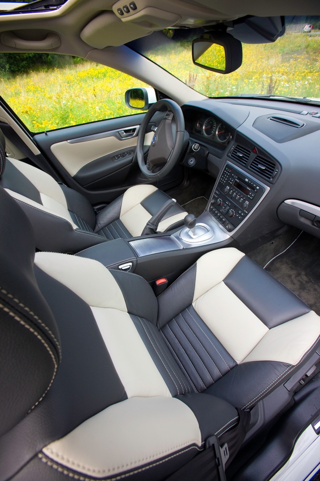 Volvo S60 photo 25