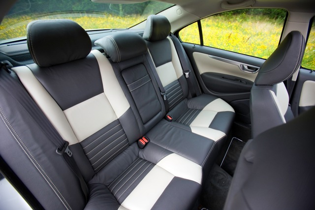 Volvo S60 photo 26