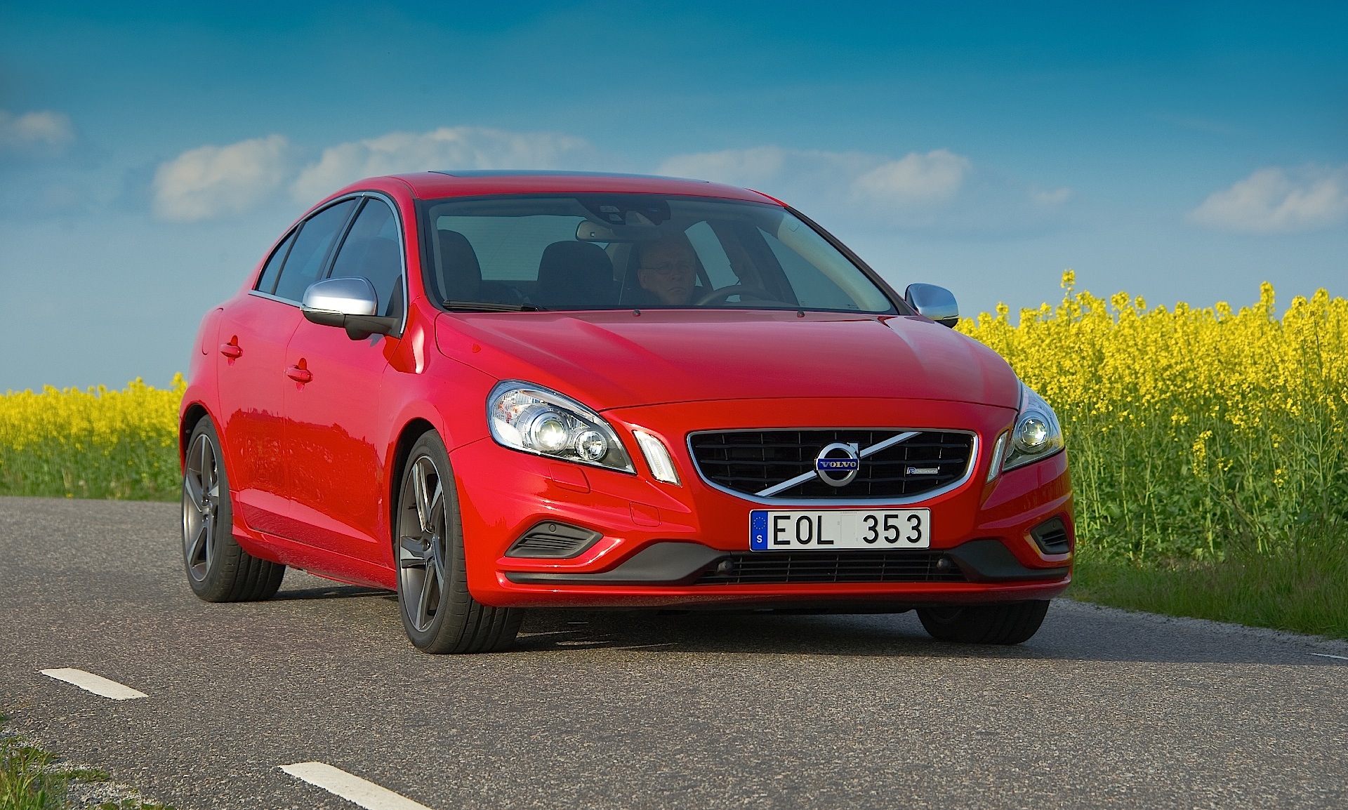 Volvo S60 photo 16
