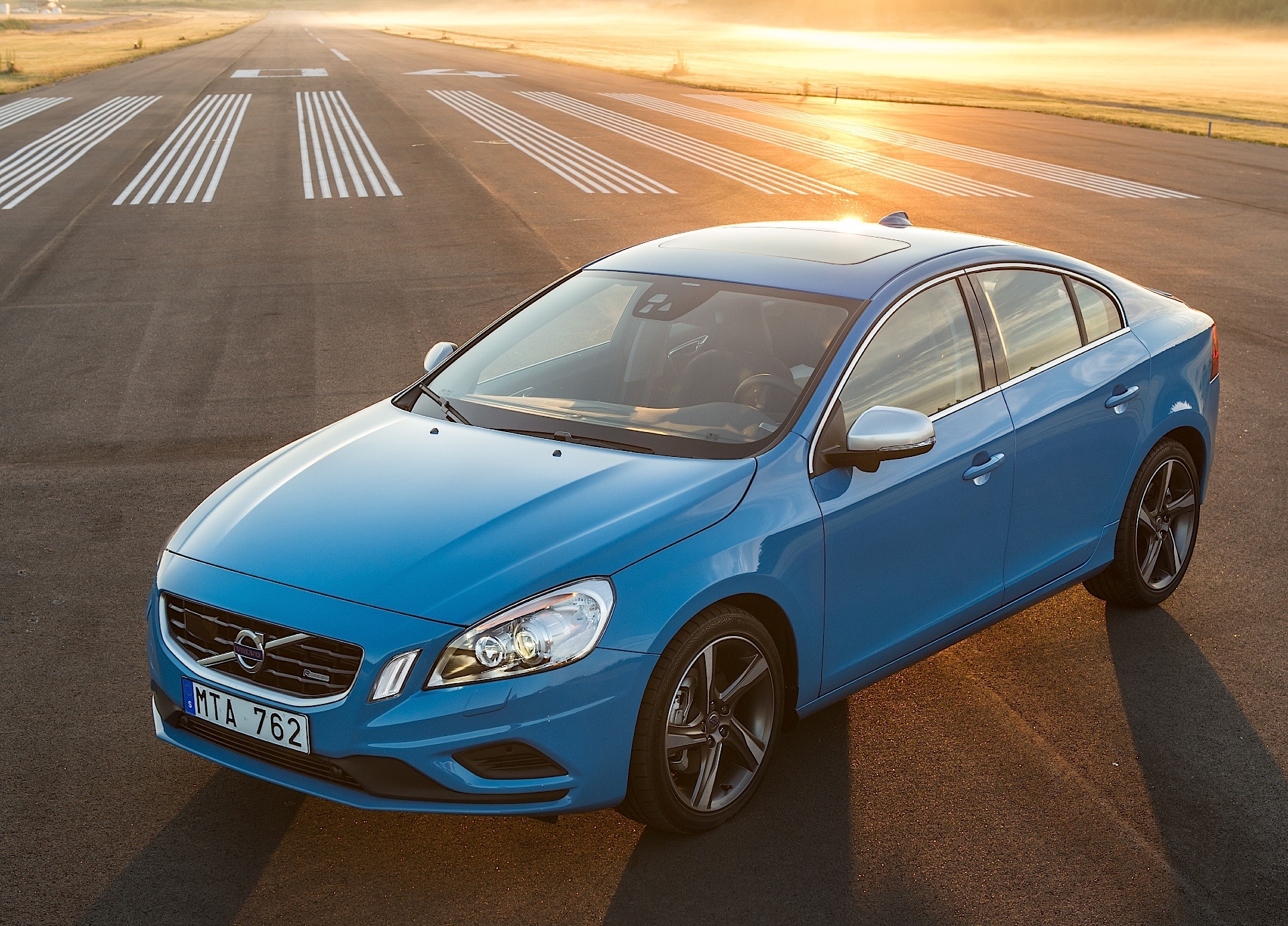 Volvo S60 photo 23