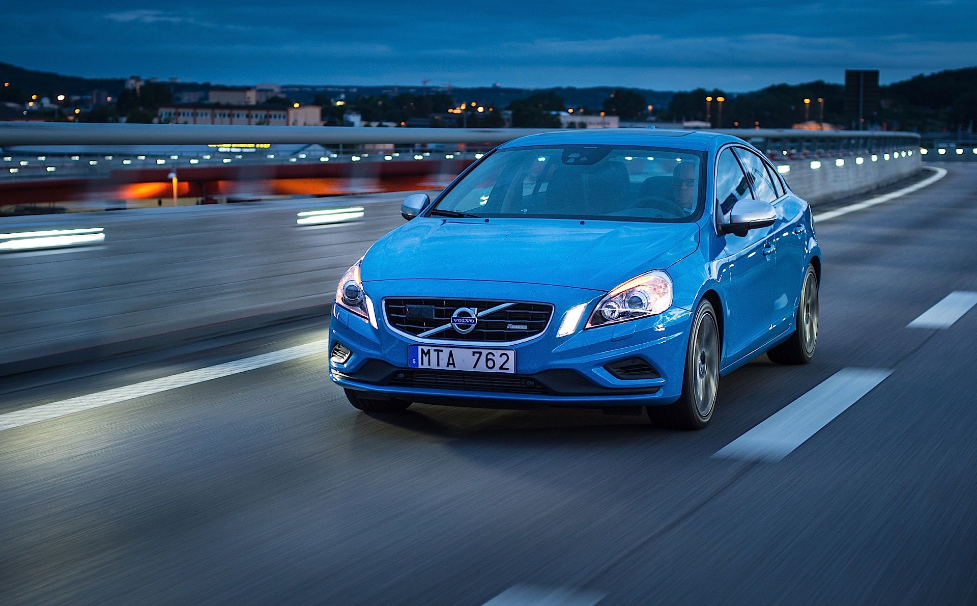 Volvo S60 photo 34