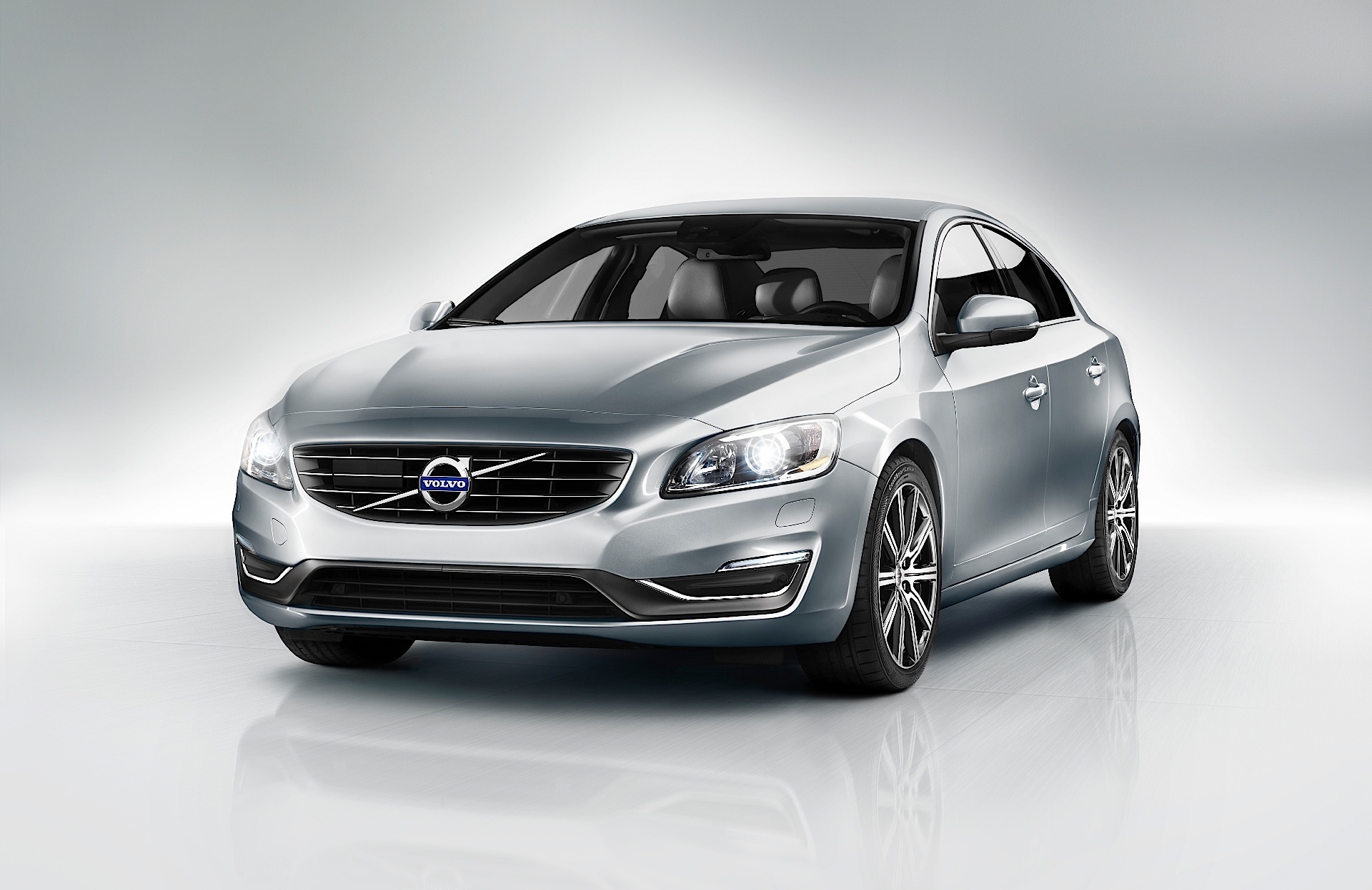 Volvo S60 photo 36