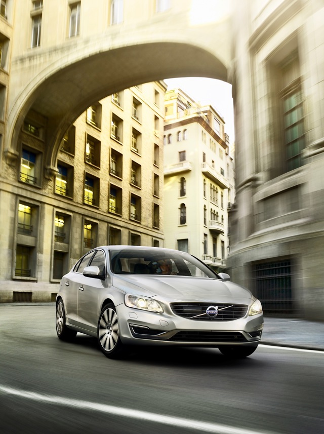 Volvo S60 photo 39