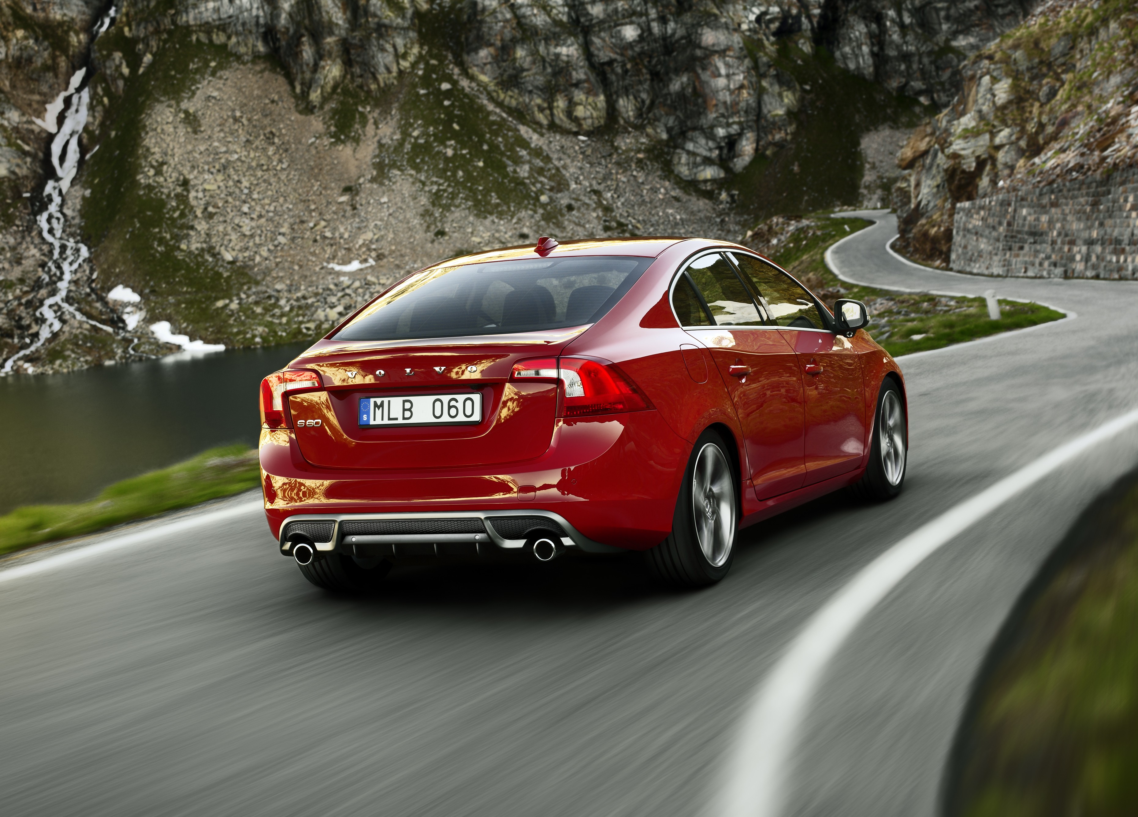Volvo S60 photo 57