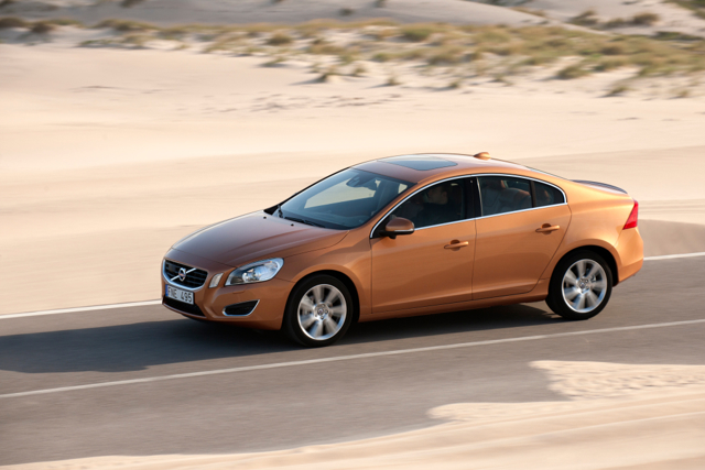 Volvo S60 photo 11