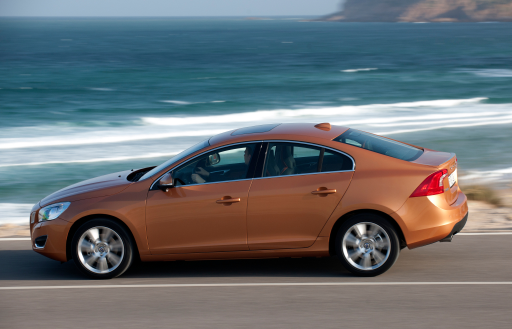 Volvo S60 photo 3