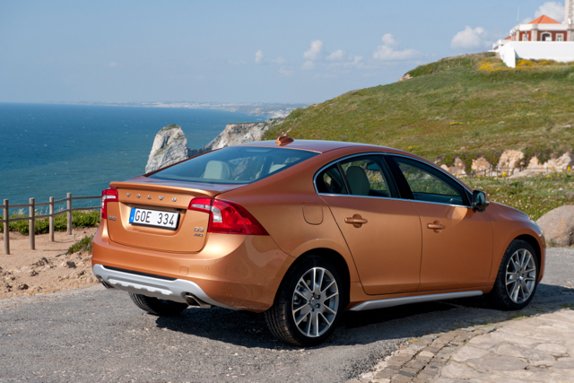 Volvo S60 photo 4