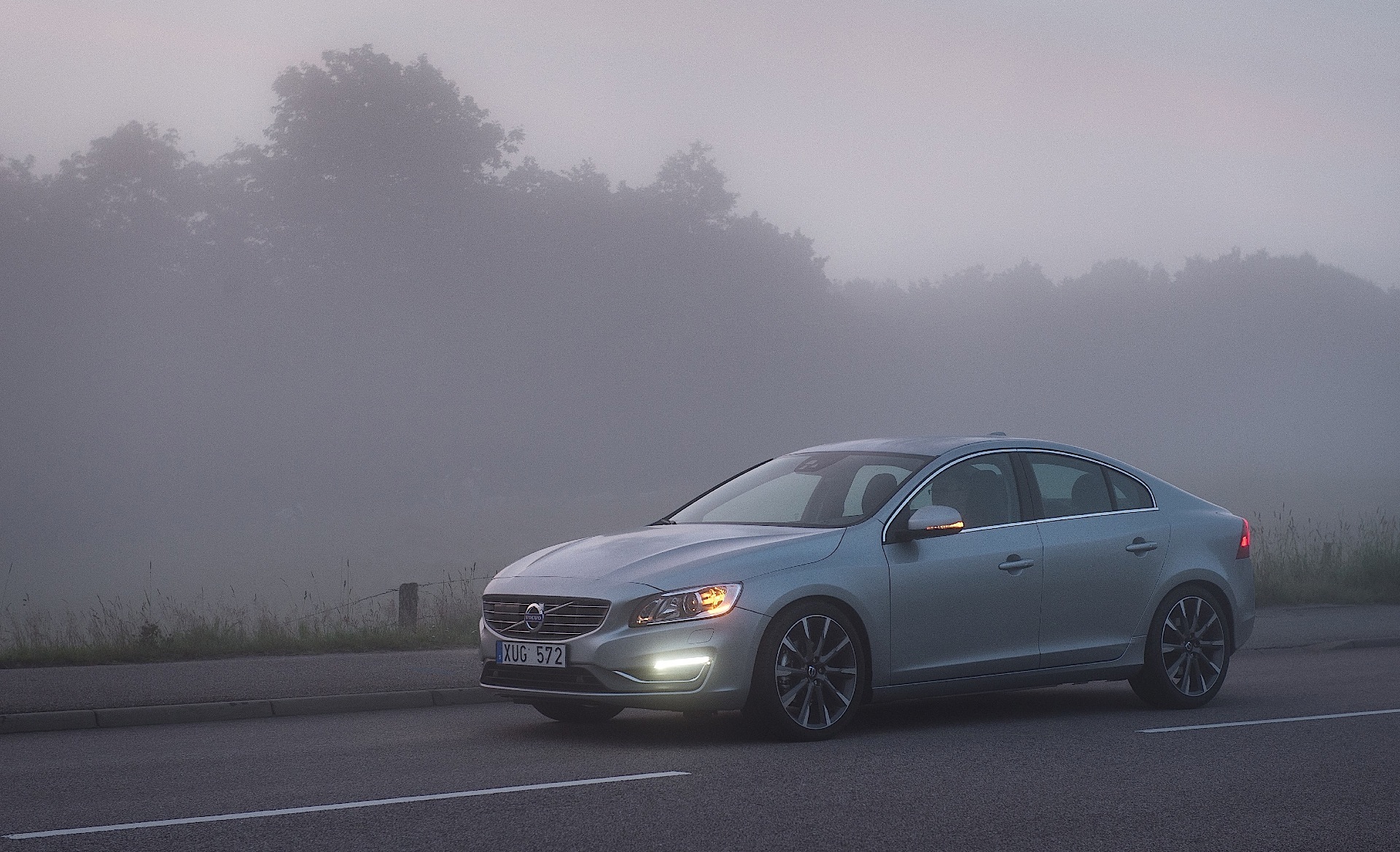 Volvo S60 photo 3