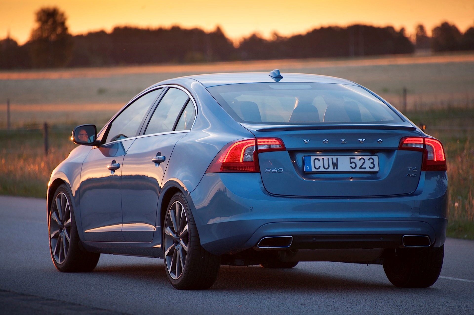 Volvo S60 photo 32