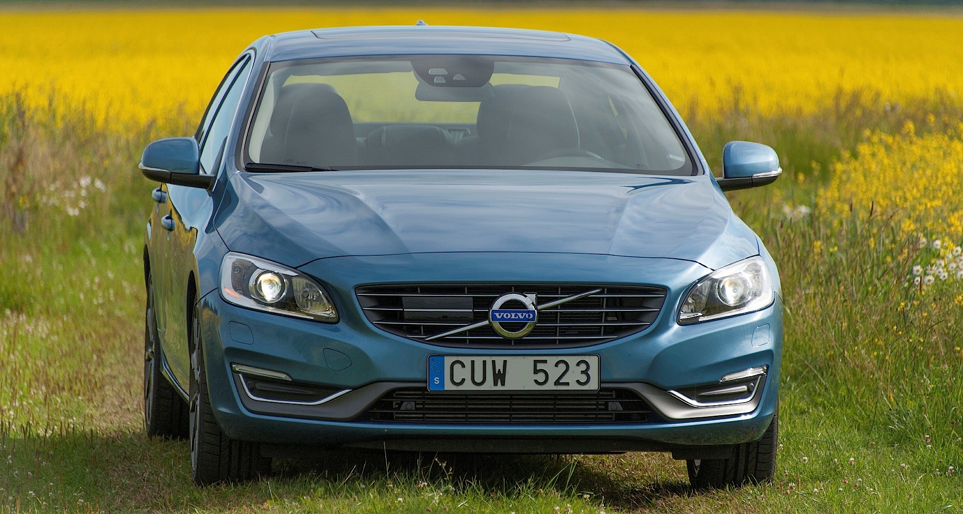 Volvo S60 photo 34