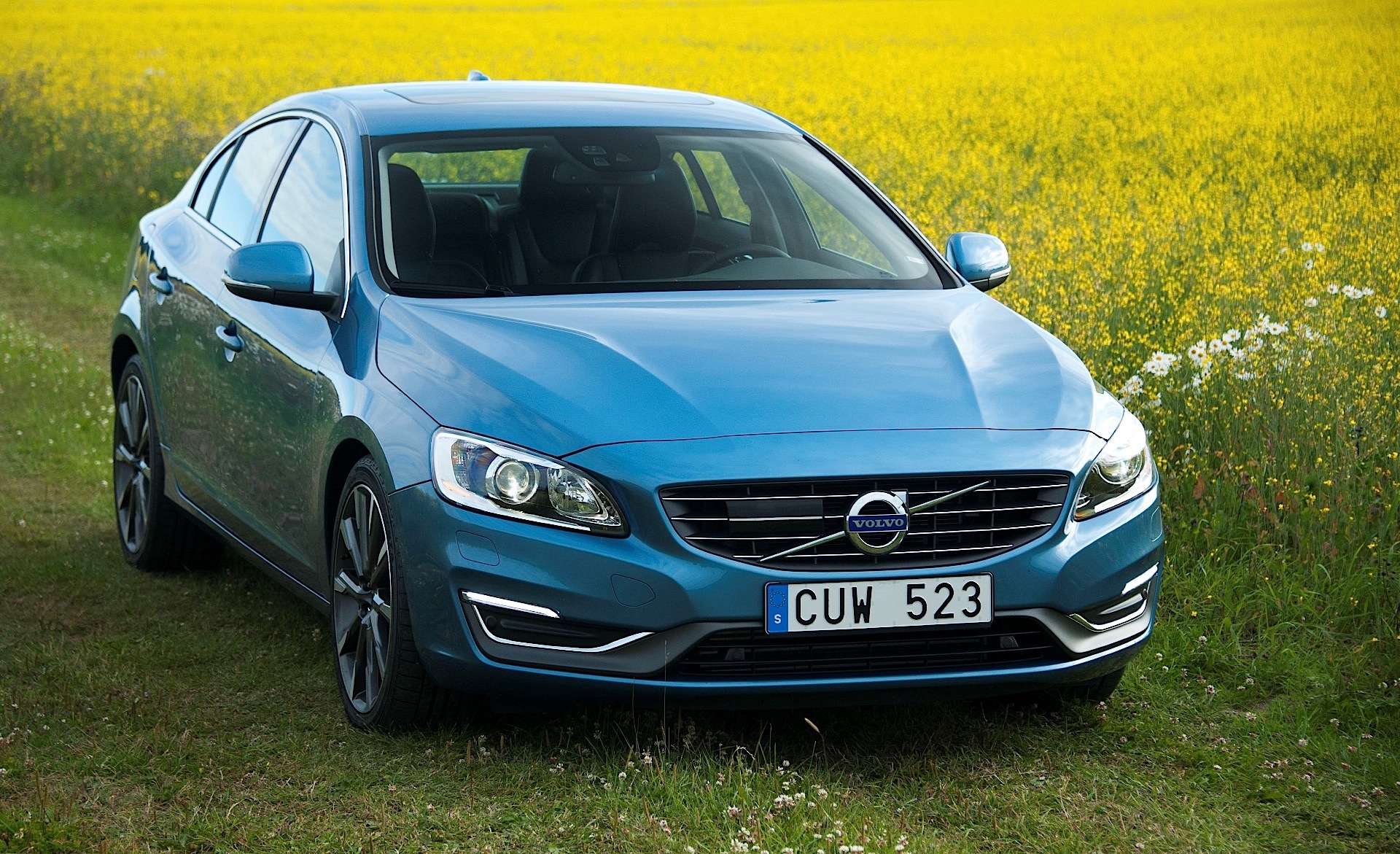 Volvo S60 photo 36