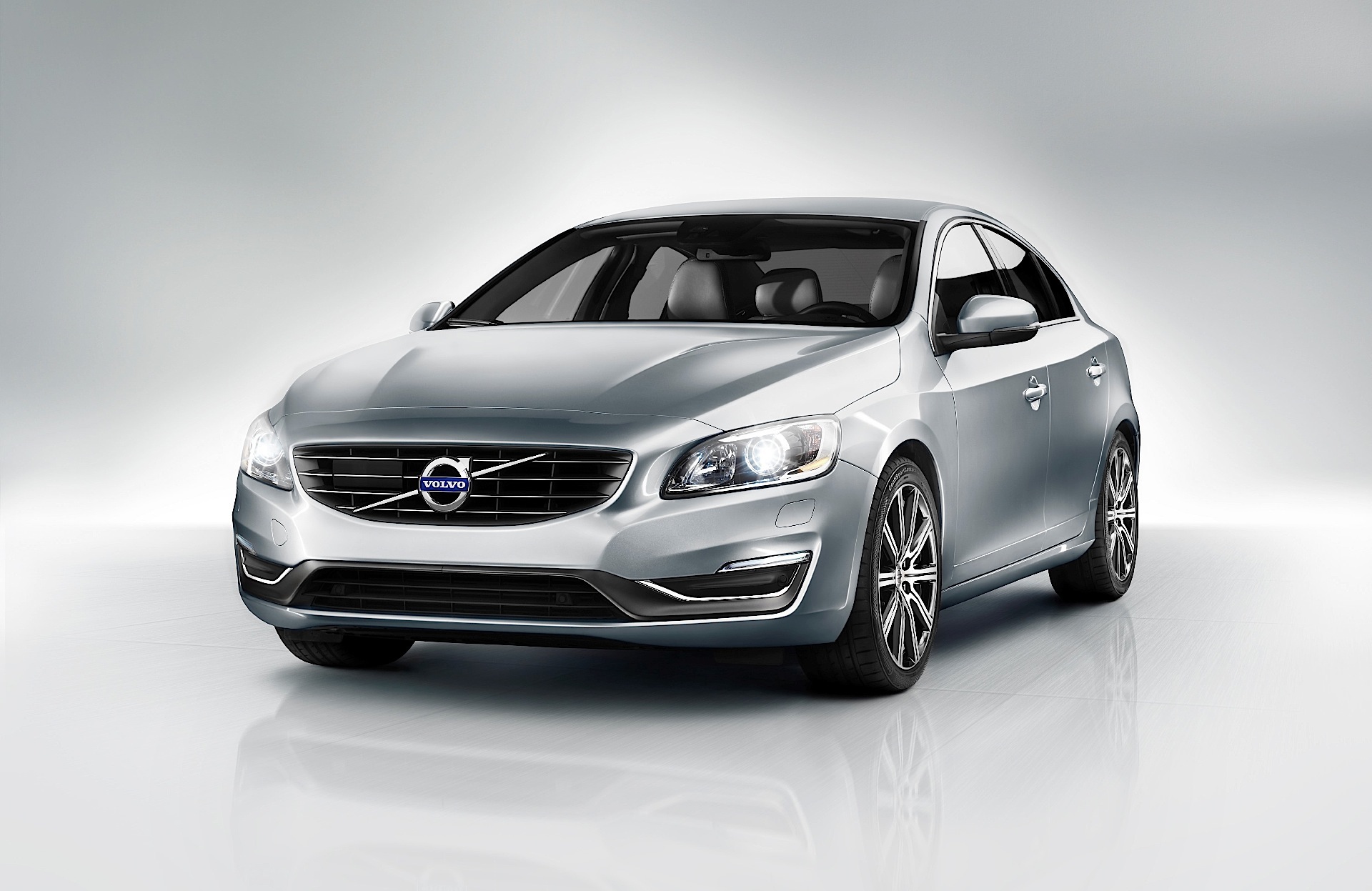 Volvo S60 photo 40