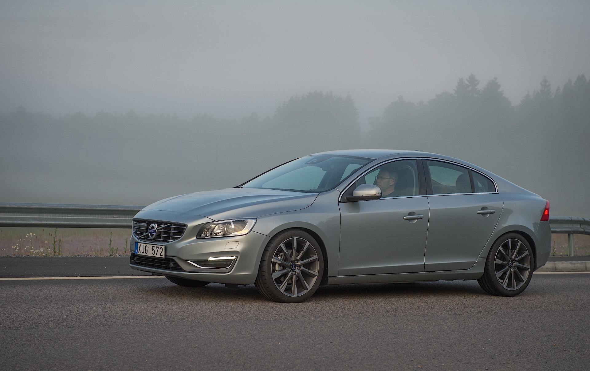 Volvo S60 photo 8