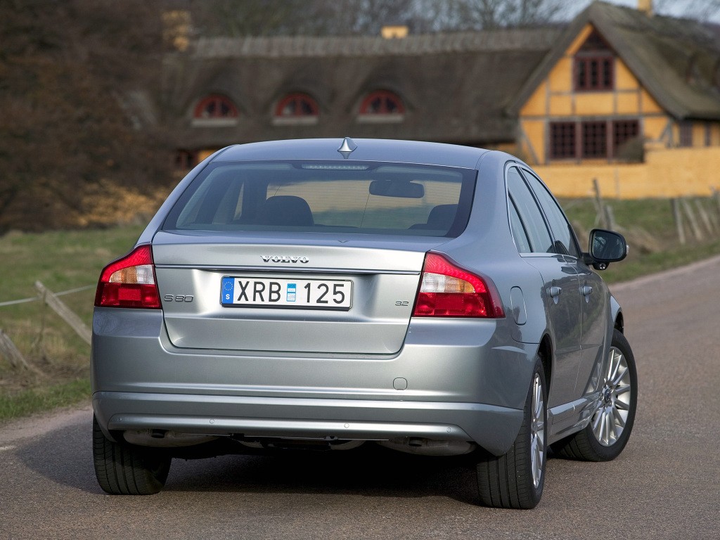 Volvo S80 photo 9