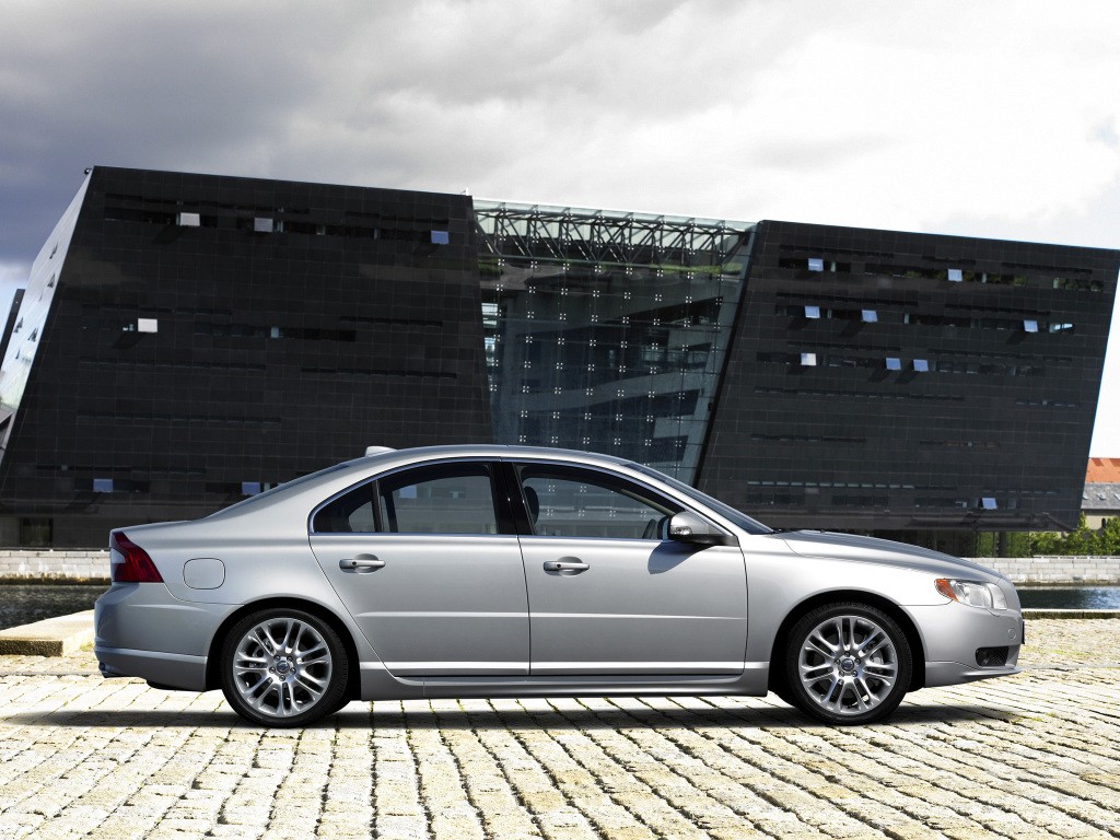 Volvo S80 photo 16