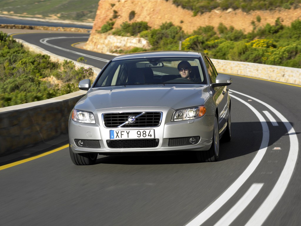 Volvo S80 photo 18