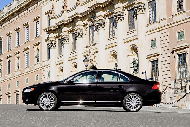 Volvo S80 photo 18