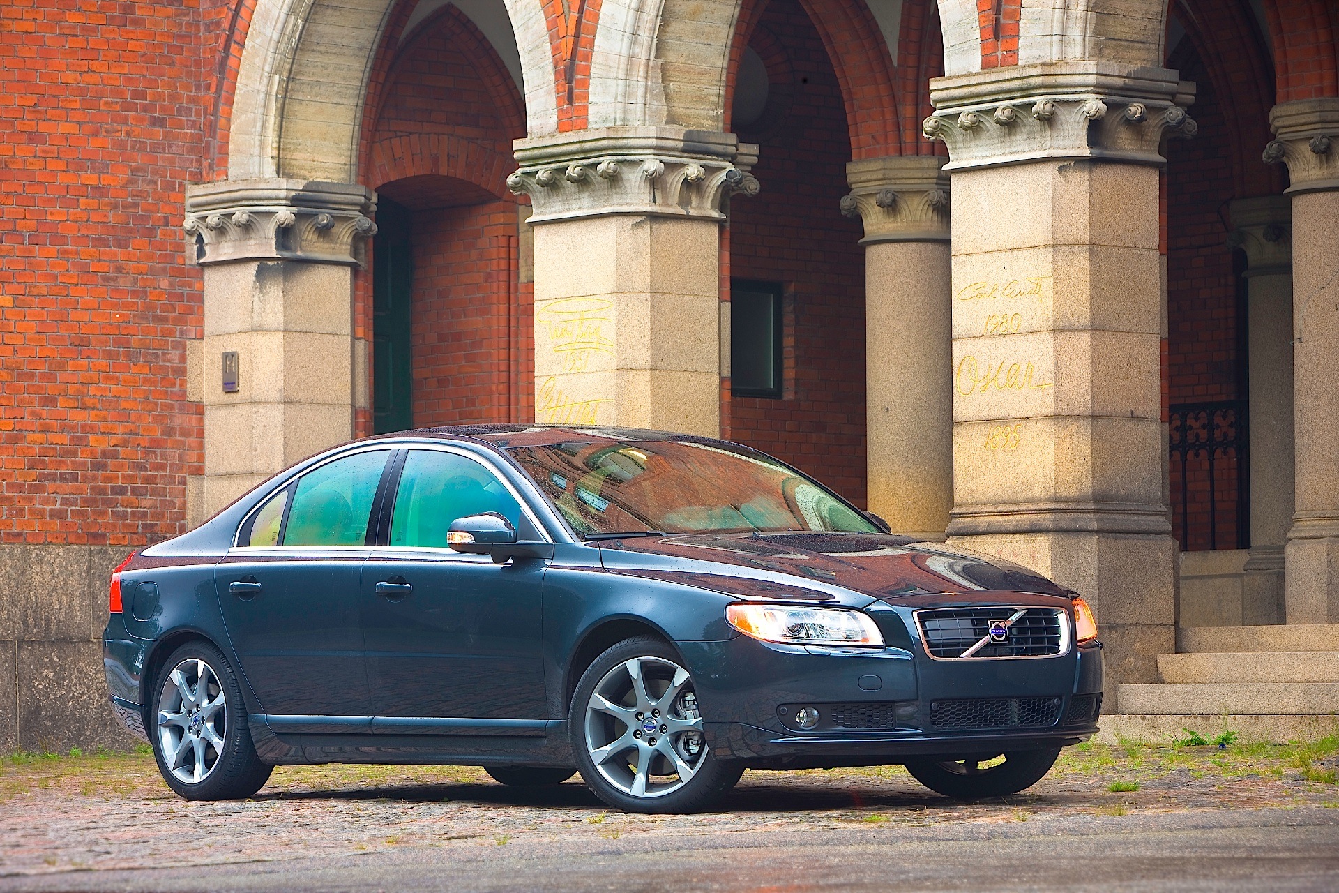 Volvo S80 photo 21