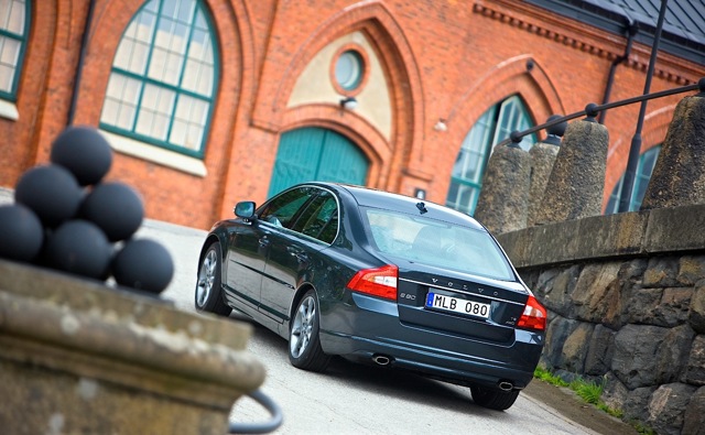 Volvo S80 photo 24