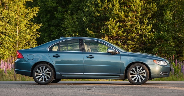 Volvo S80 photo 32