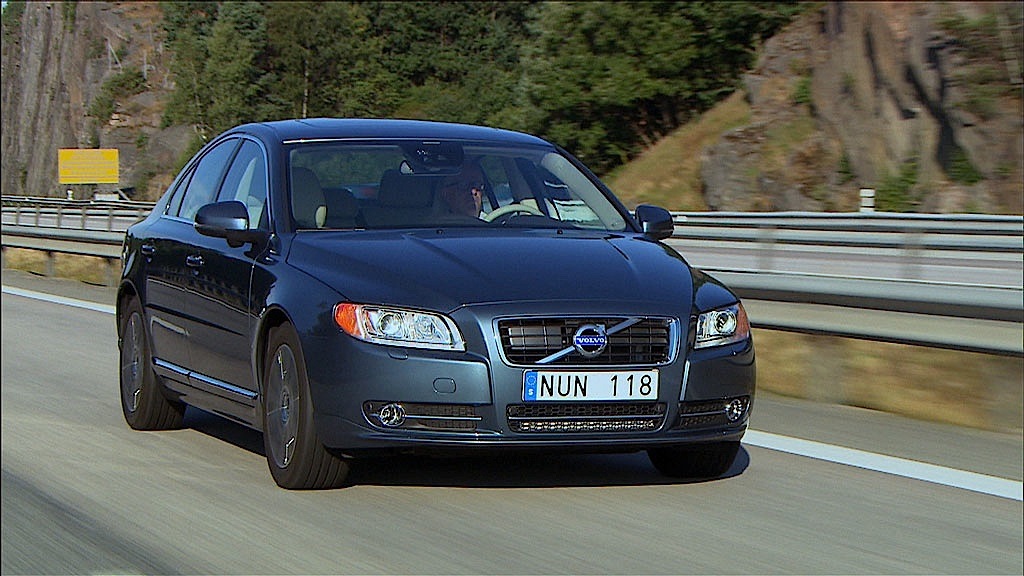 Volvo S80 photo 36