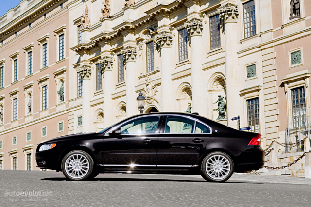 Volvo S80 photo 4