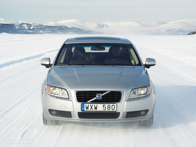 Volvo S80 photo 9