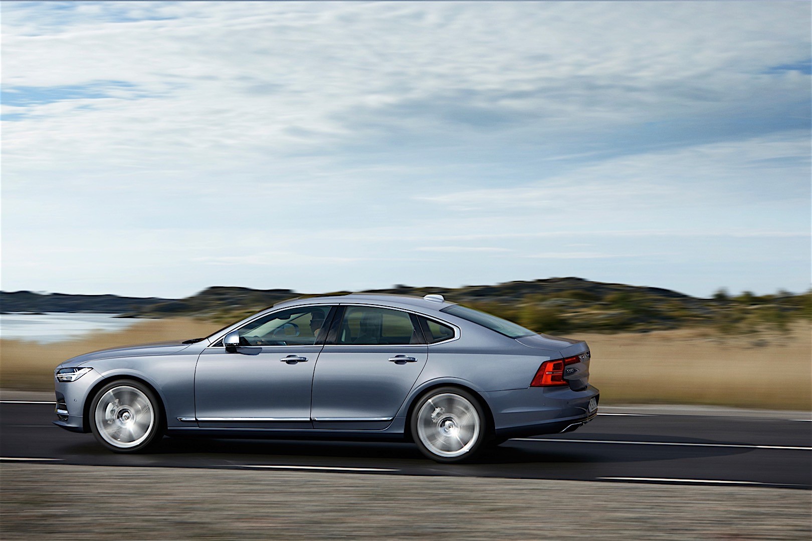 Volvo S90 photo 7
