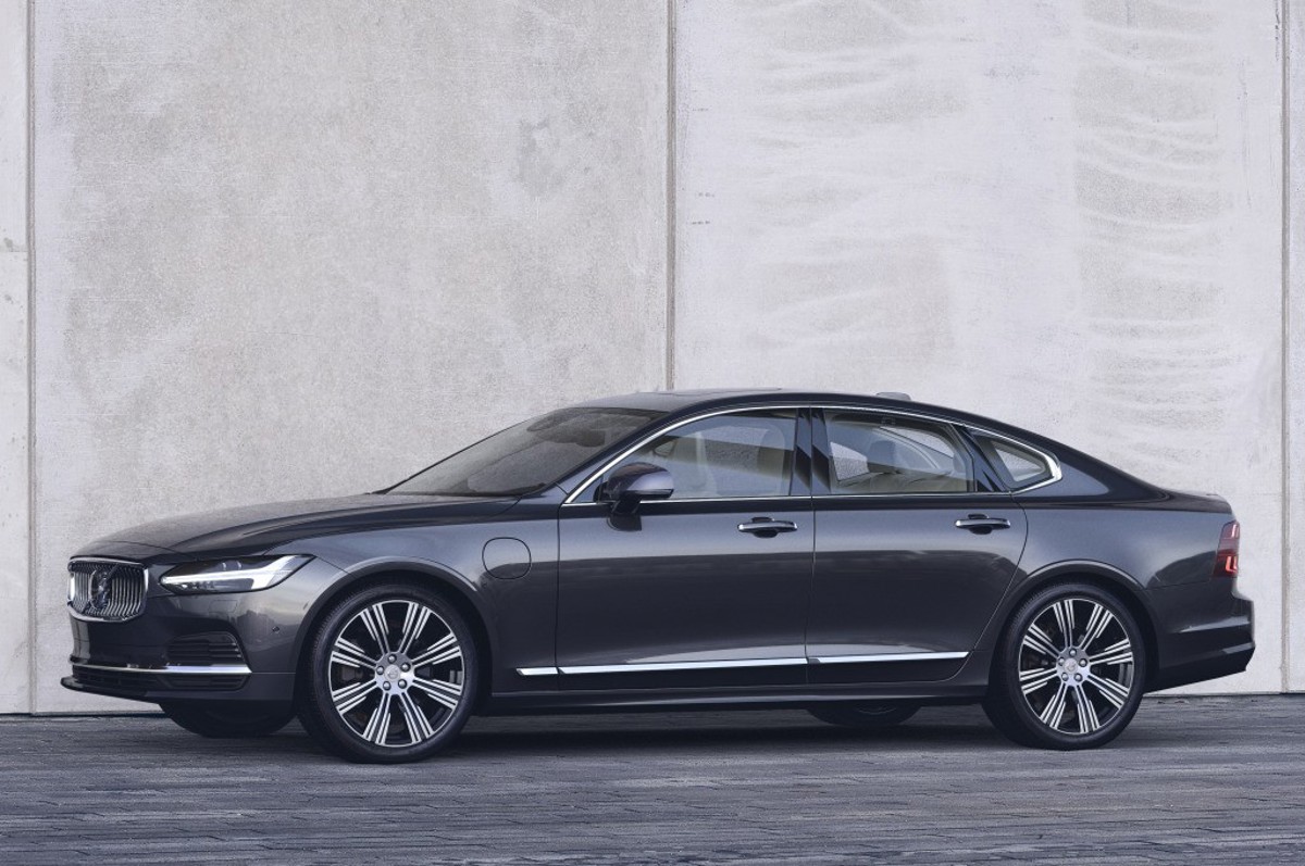 Volvo VOLVO S90 2.0L T4 8AT (190 HP)