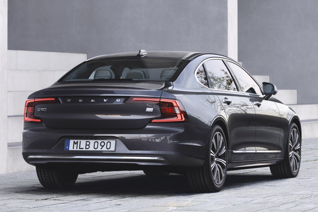 Volvo S90 photo 2