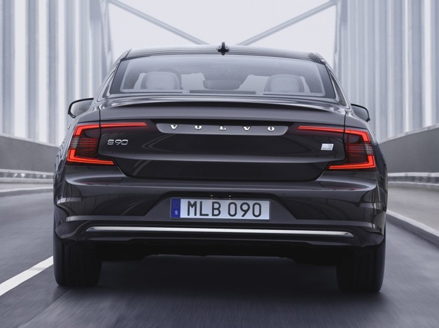 Volvo S90 photo 3