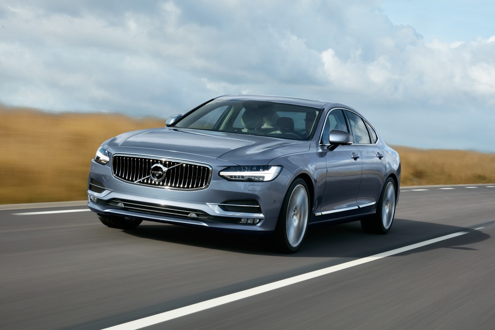 Volvo S90 photo 11