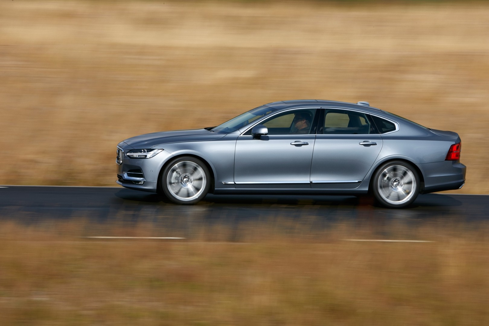 Volvo S90 photo 12