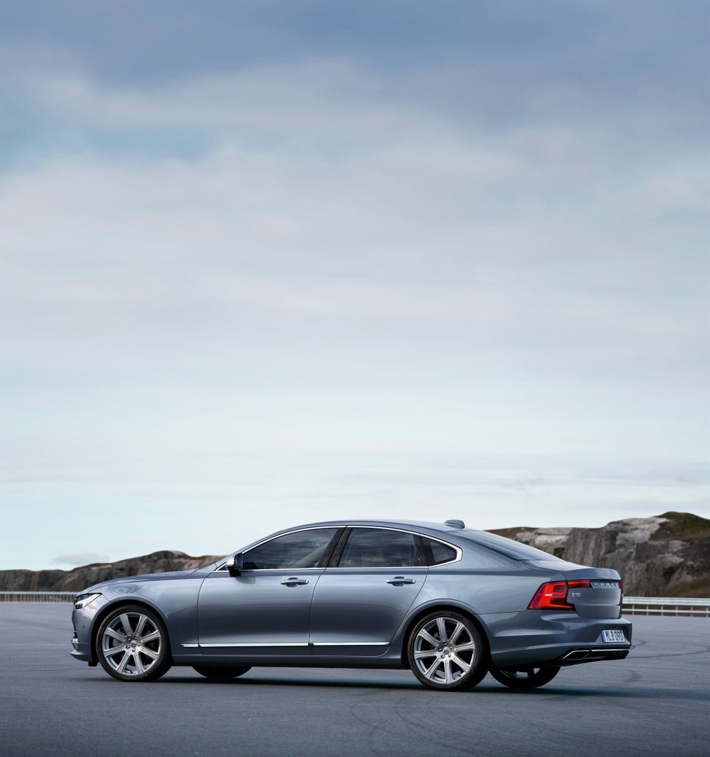 Volvo S90 photo 18