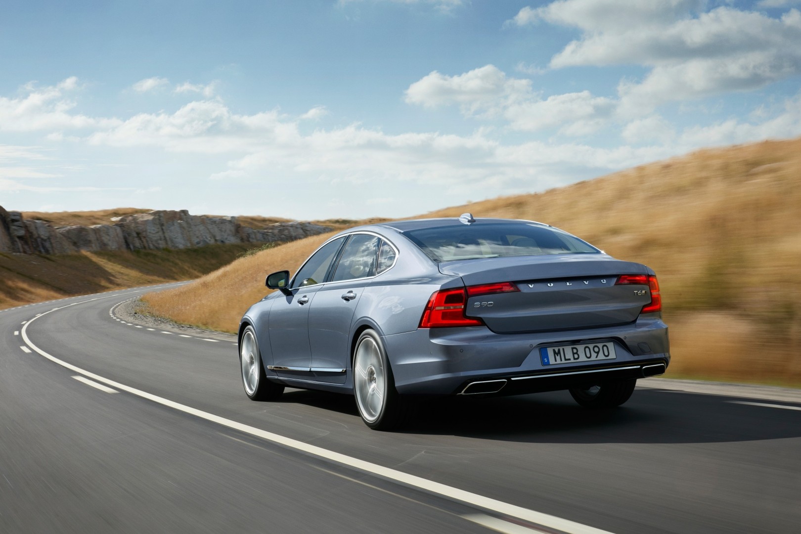 Volvo S90 photo 20