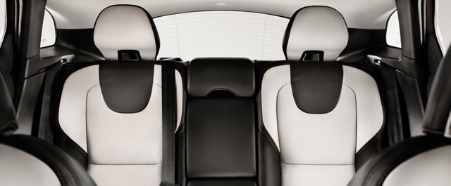 Volvo V40 Cross Country photo 41