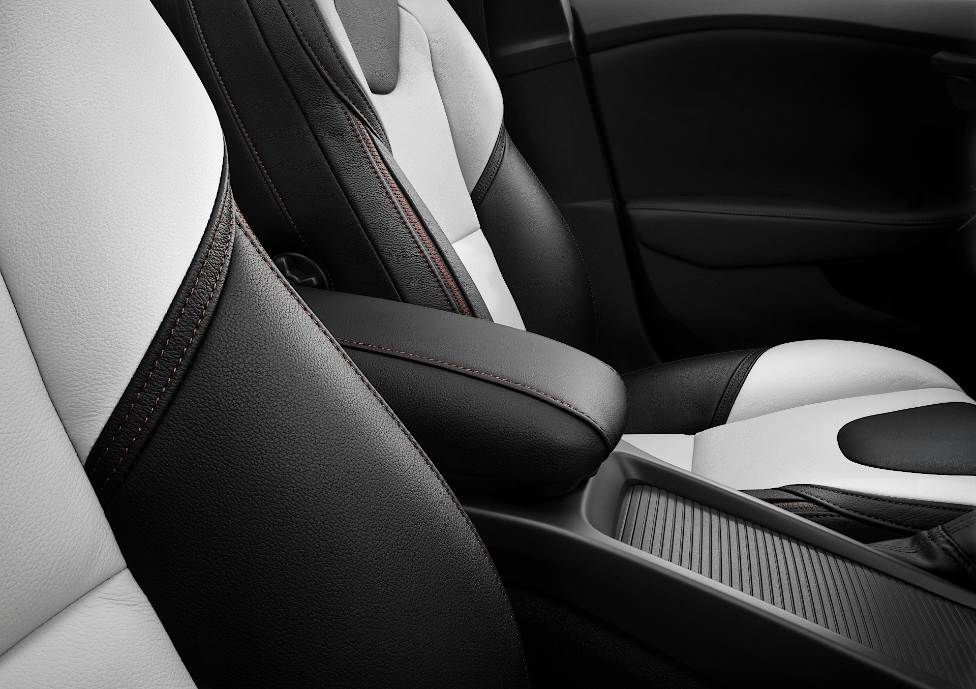 Volvo V40 Cross Country photo 42